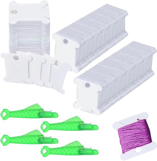 50 plastic spoelen met 4 naaldinrijgers, ideaal voor borduurwerk, naaien en garenopslag